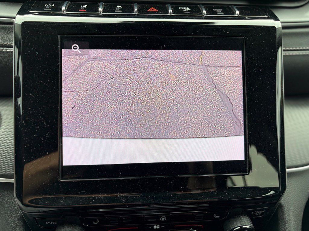 Used 2023 Jeep Grand Cherokee L Laredo w/ Luxury Tech Group I AWD/4WD image 41