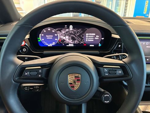 Used 2025 Porsche Macan 4 Electric AWD/4WD image 18