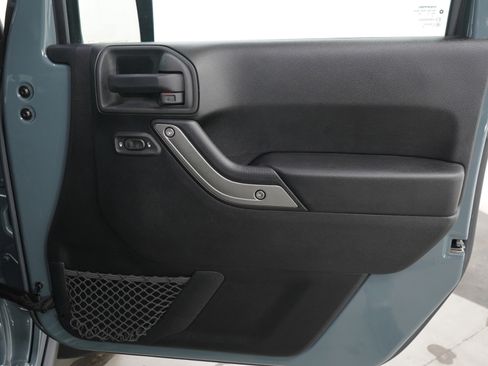 Used 2015 Jeep Wrangler Sport AWD/4WD image 11