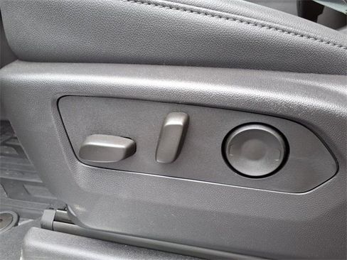 New 2025 GMC Sierra 2500 SLT w/ SLT Convenience Package image 12