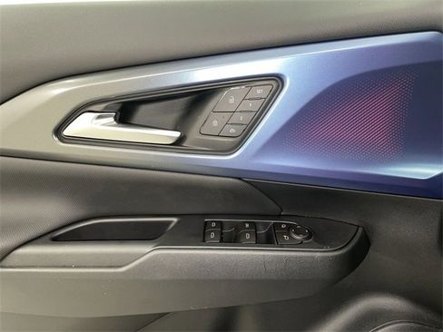 New 2026 Chevrolet Equinox EV LT image 25