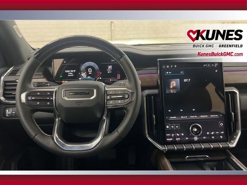 New 2026 GMC Acadia Denali Ultimate w/ LPO, Floor Liner Package AWD/4WD image 17