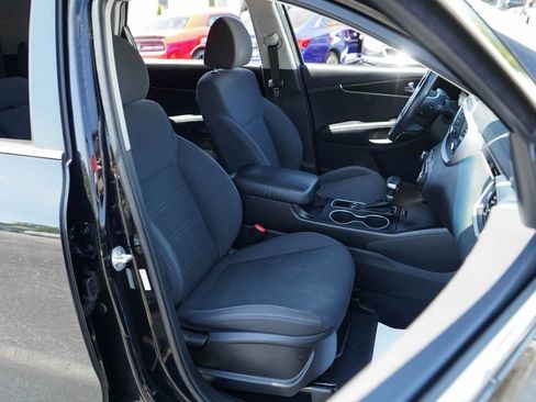 Used 2020 Kia Sorento S FWD image 12