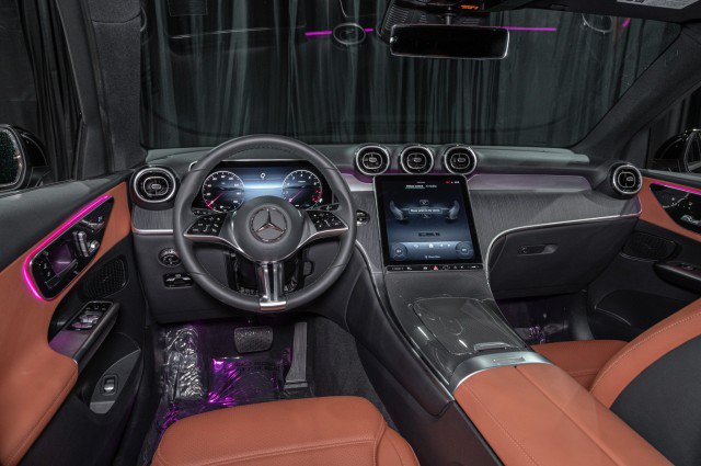 Certified 2026 Mercedes-Benz GLC 300 image 18