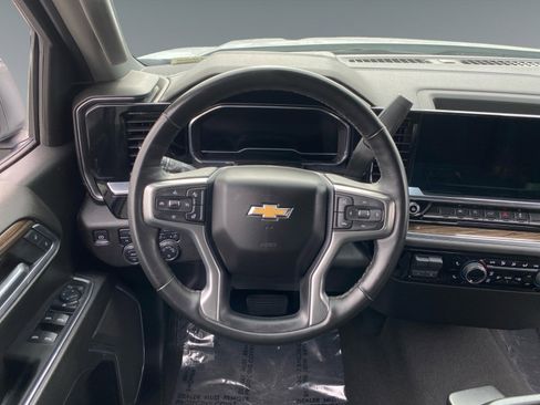 Used 2025 Chevrolet Silverado 1500 LT AWD/4WD image 12