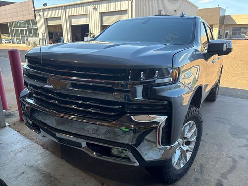 Used 2021 Chevrolet Silverado 1500 LTZ w/ LTZ Convenience Package II AWD/4WD image 1