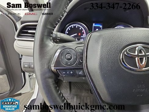 Used 2024 Toyota Camry SE w/ Cold Weather Package FWD image 23