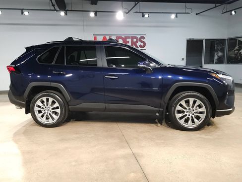 Used 2025 Toyota RAV4 Limited FWD image 8