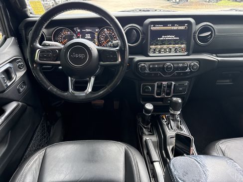 Used 2018 Jeep Wrangler Unlimited Sahara w/ Quick Order Package 24M Moab AWD/4WD image 23