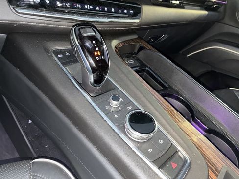 Used 2021 Cadillac Escalade Premium Luxury w/ LPO, Illumination Package image 14