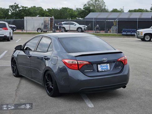 Used 2018 Toyota Corolla LE image 5