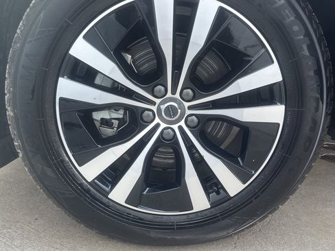 Used 2024 Volvo XC60 B5 Core AWD/4WD image 25