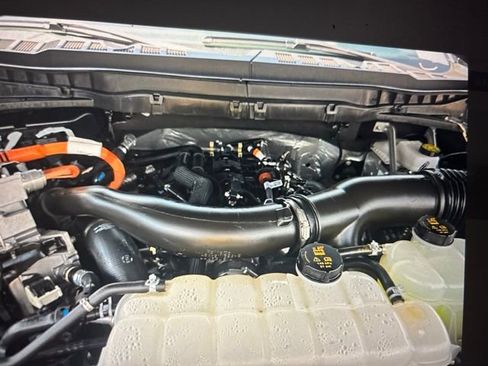 Used 2025 Ford F150 Platinum w/ Equipment Group 702A High AWD/4WD image 5