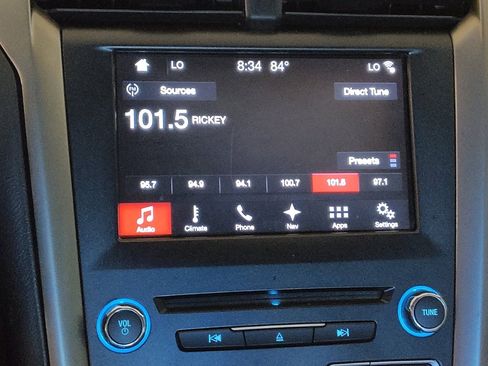 Used 2017 Ford Fusion SE w/ Fusion SE Technology Package FWD image 25