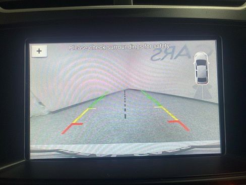 Used 2017 Ford Explorer XLT w/ Equipment Group 201A image 24