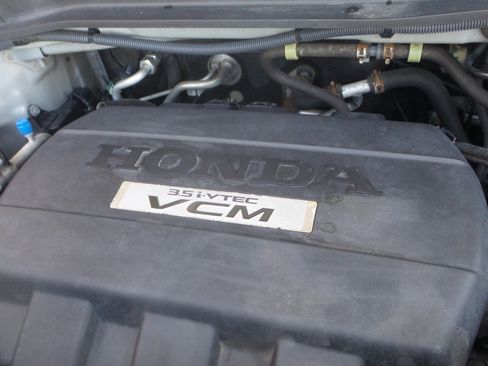 Used 2010 Honda Pilot Touring image 16