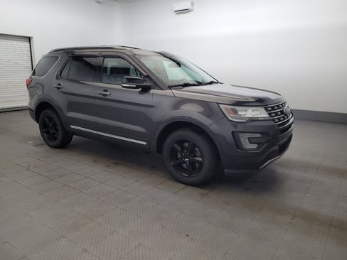 Used 2017 Ford Explorer XLT w/ Equipment Group 202A AWD/4WD image 11