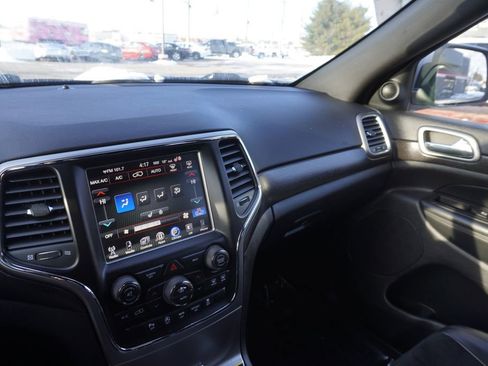 Used 2017 Jeep Grand Cherokee Altitude image 18