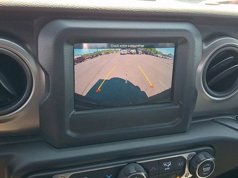 Used 2022 Jeep Wrangler Sport AWD/4WD image 18