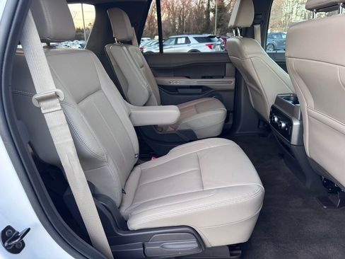 Used 2021 Ford Expedition XLT image 24