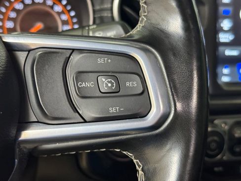 Used 2020 Jeep Gladiator Overland AWD/4WD image 34