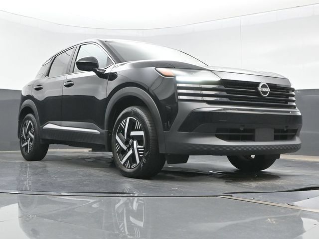 Used 2025 Nissan Kicks SV w/ Charging Package FWD image 27
