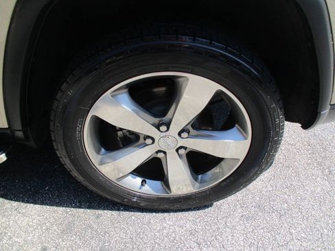 Used 2014 Jeep Grand Cherokee Limited RWD image 34