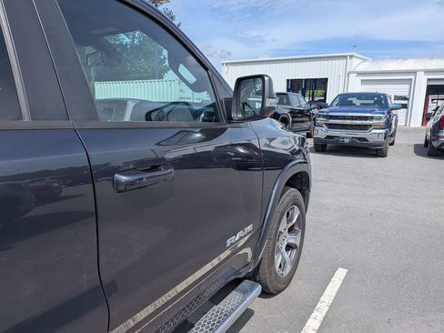 Used 2019 RAM 1500 Laramie w/ Sport Appearance Package AWD/4WD image 11