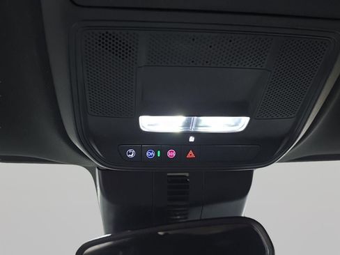 Used 2024 GMC Acadia Elevation image 18