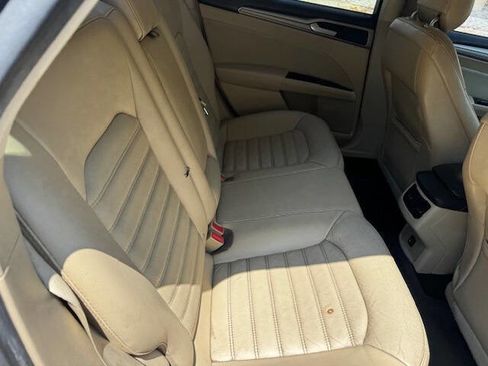 Used 2016 Ford Fusion SE image 15