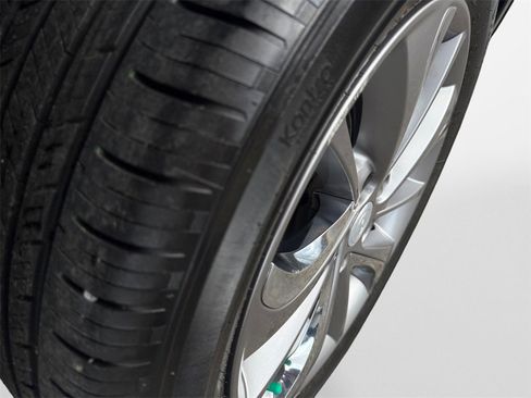 Used 2021 Buick Encore GX Essence w/ Advanced Technology Package image 19