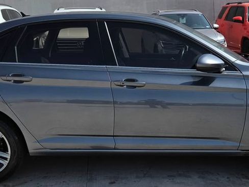 Used 2023 Volkswagen Jetta SE FWD image 5
