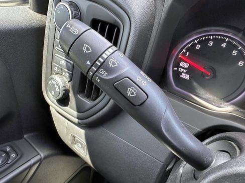 Used 2022 Chevrolet Silverado 1500 Custom Trail Boss AWD/4WD image 18