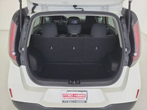 Used 2024 Kia Soul LX w/ Option Group 015 FWD image 10