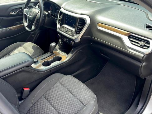 Used 2018 GMC Acadia SLE image 37