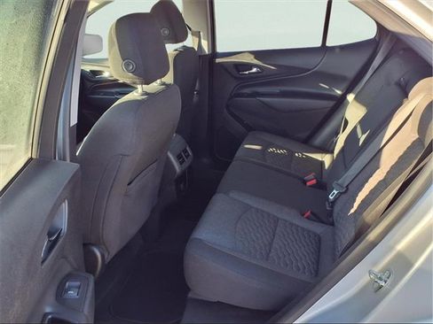 Used 2018 Chevrolet Equinox LT image 18