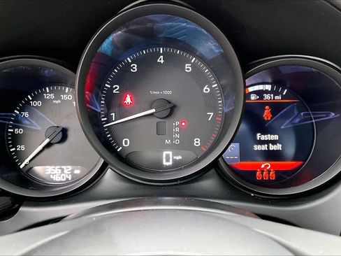 Used 2022 Porsche Macan image 25