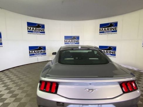 Used 2025 Ford Mustang Premium RWD image 9
