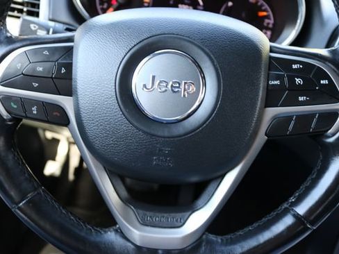 Used 2021 Jeep Grand Cherokee Laredo X image 19