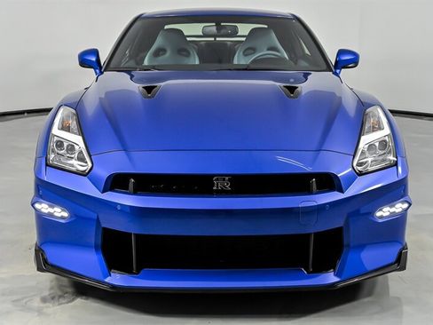 Used 2024 Nissan GT-R AWD/4WD image 4