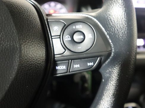 Used 2025 Toyota Corolla LE image 34