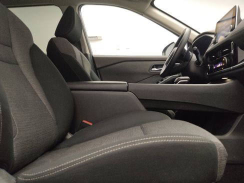 Used 2022 Nissan Rogue SV FWD image 21