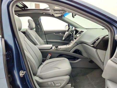 Used 2019 Lincoln Nautilus Reserve w/ Cargo Utility Package AWD/4WD image 18
