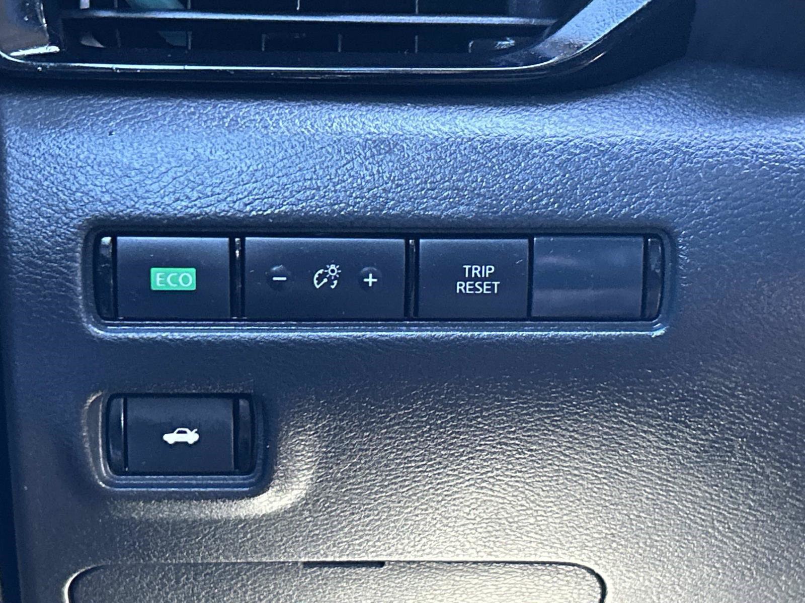 Used 2022 Nissan Sentra SR w/ Trunk Package FWD image 20