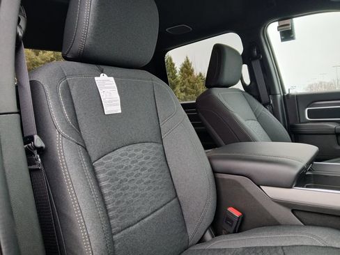 New 2026 RAM 2500 Big Horn AWD/4WD image 32