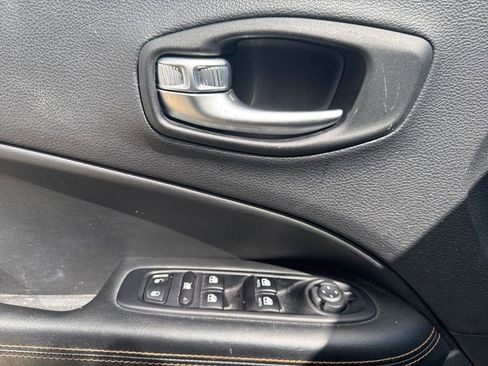 Used 2018 Jeep Compass Limited w/ Navigation Group image 13