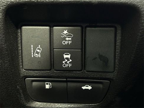 Used 2018 Acura TLX image 25