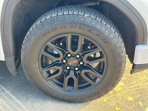 Used 2024 GMC Sierra 1500 Elevation w/ Preferred Package image 12