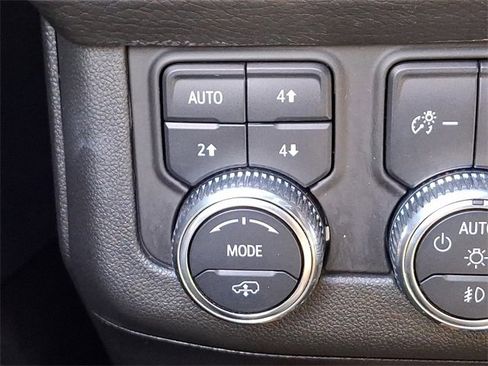 Certified 2024 GMC Yukon Denali w/ Denali Reserve Package image 32