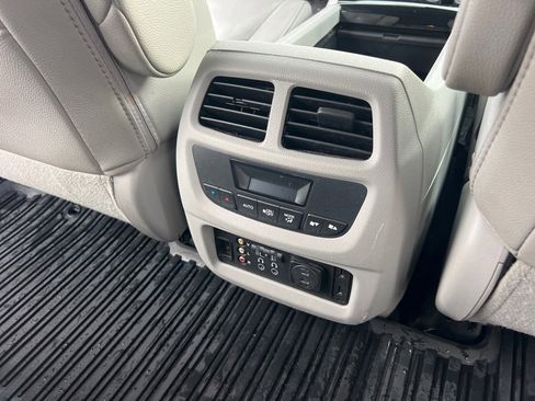 Used 2018 Honda Pilot Touring image 21